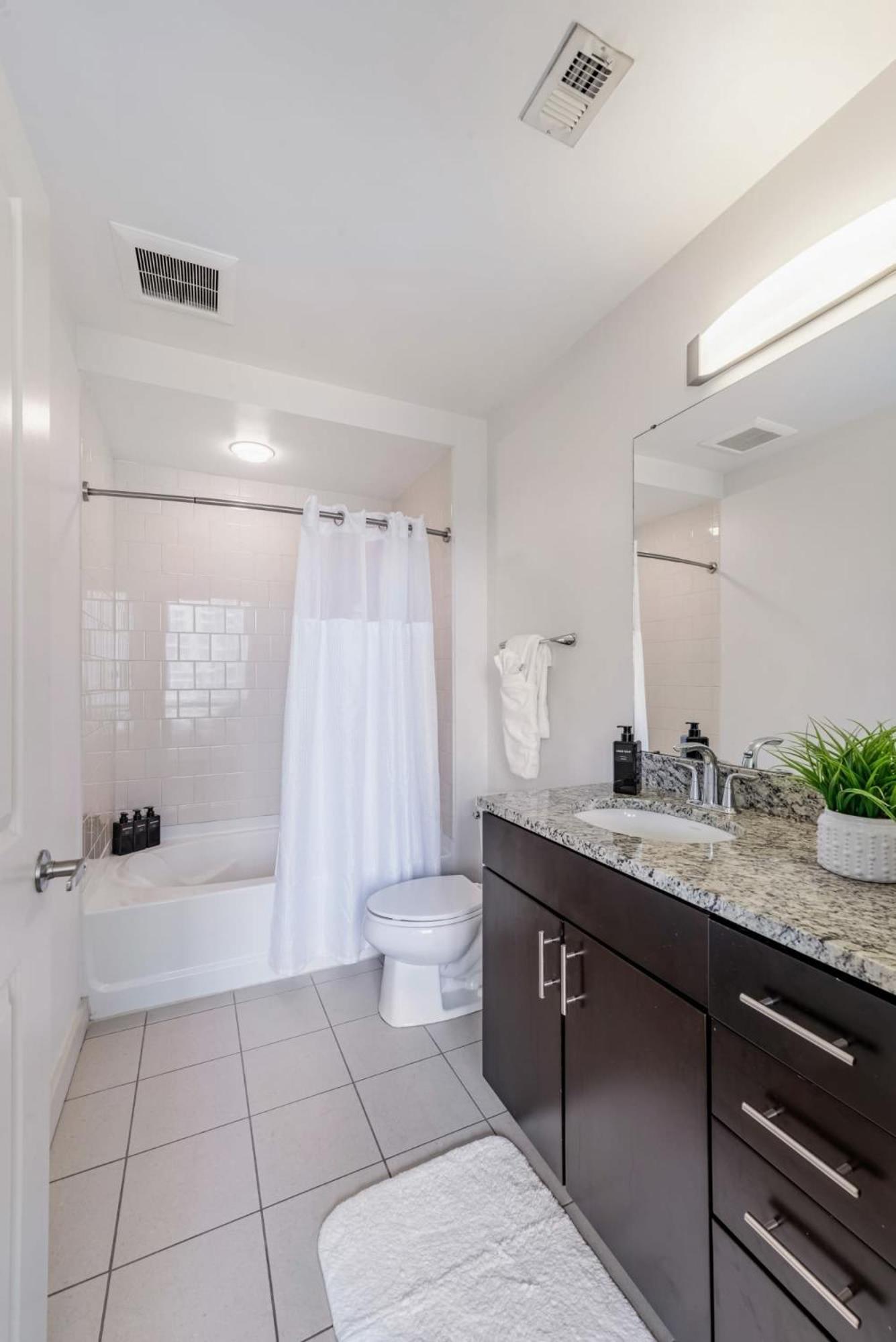 Skyhouse With Views In Uptown Apartamento *