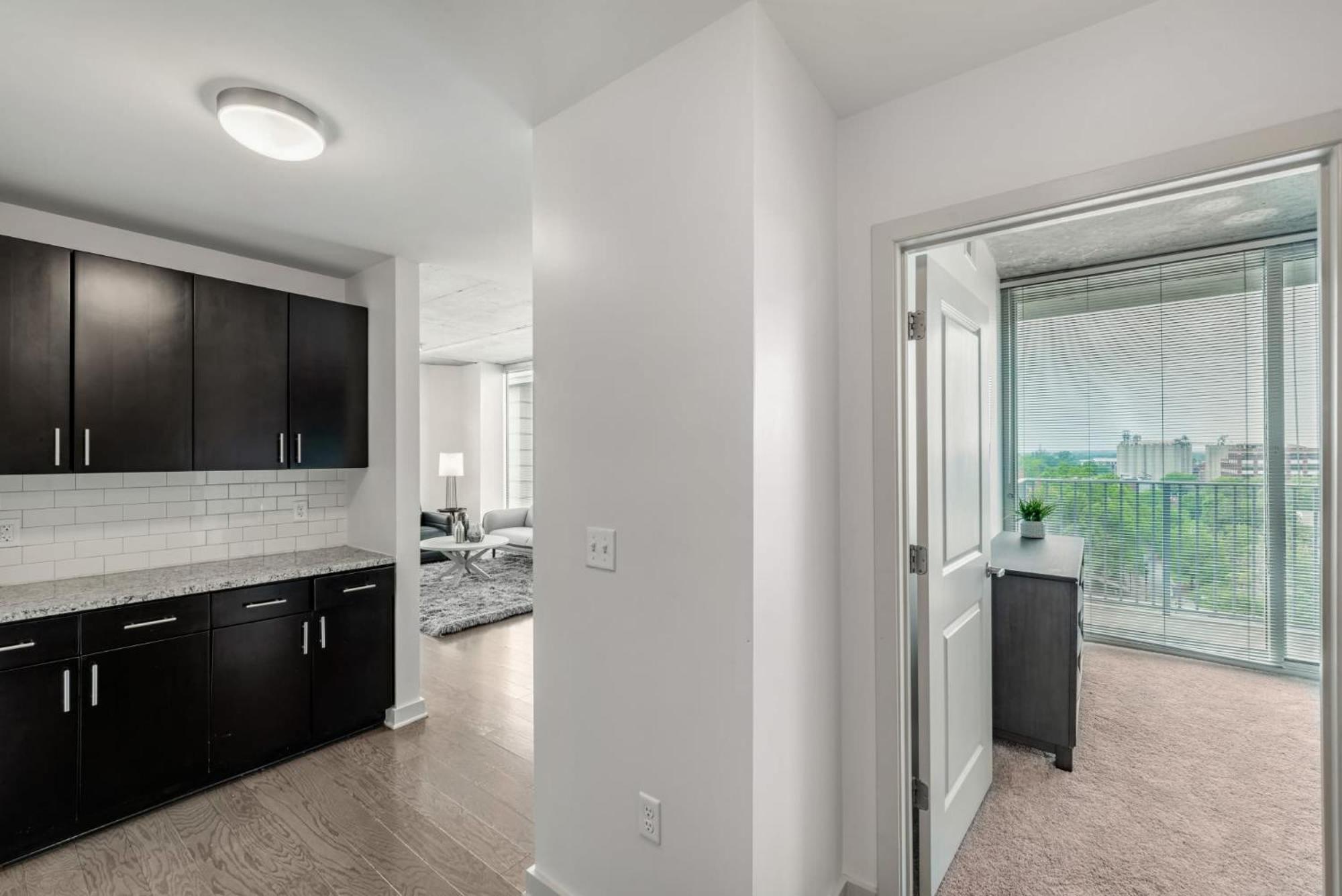 Skyhouse With Views In Uptown