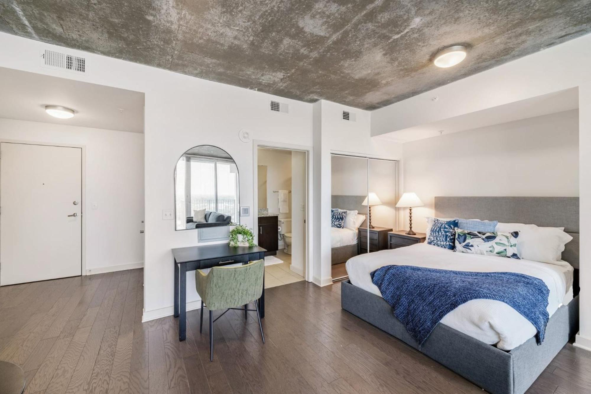 Skyhouse With Views In Uptown Apartamento *