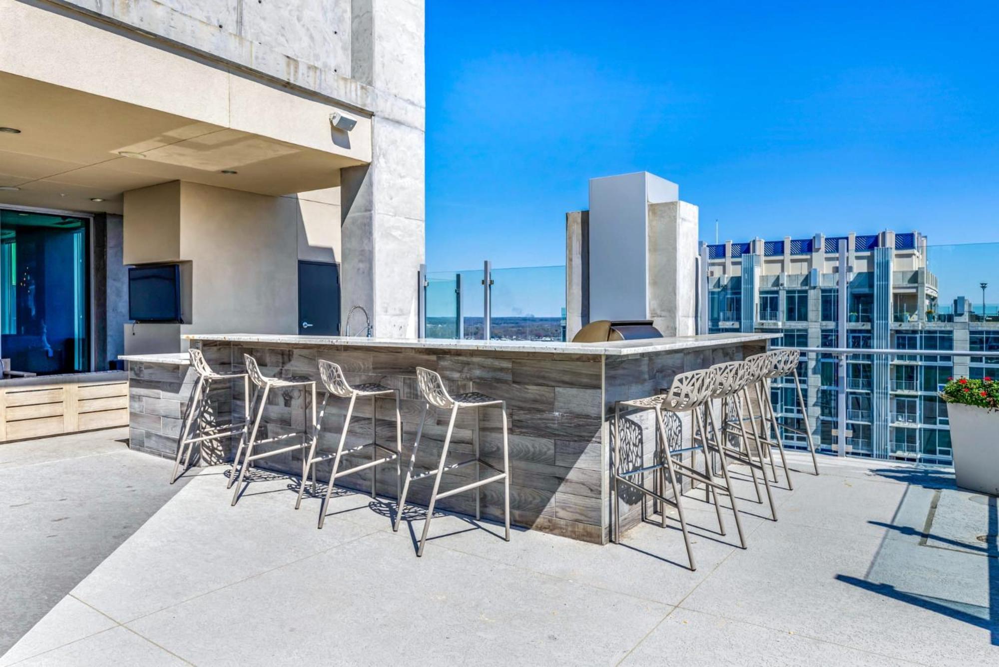 Skyhouse With Views In Uptown Apartamento *