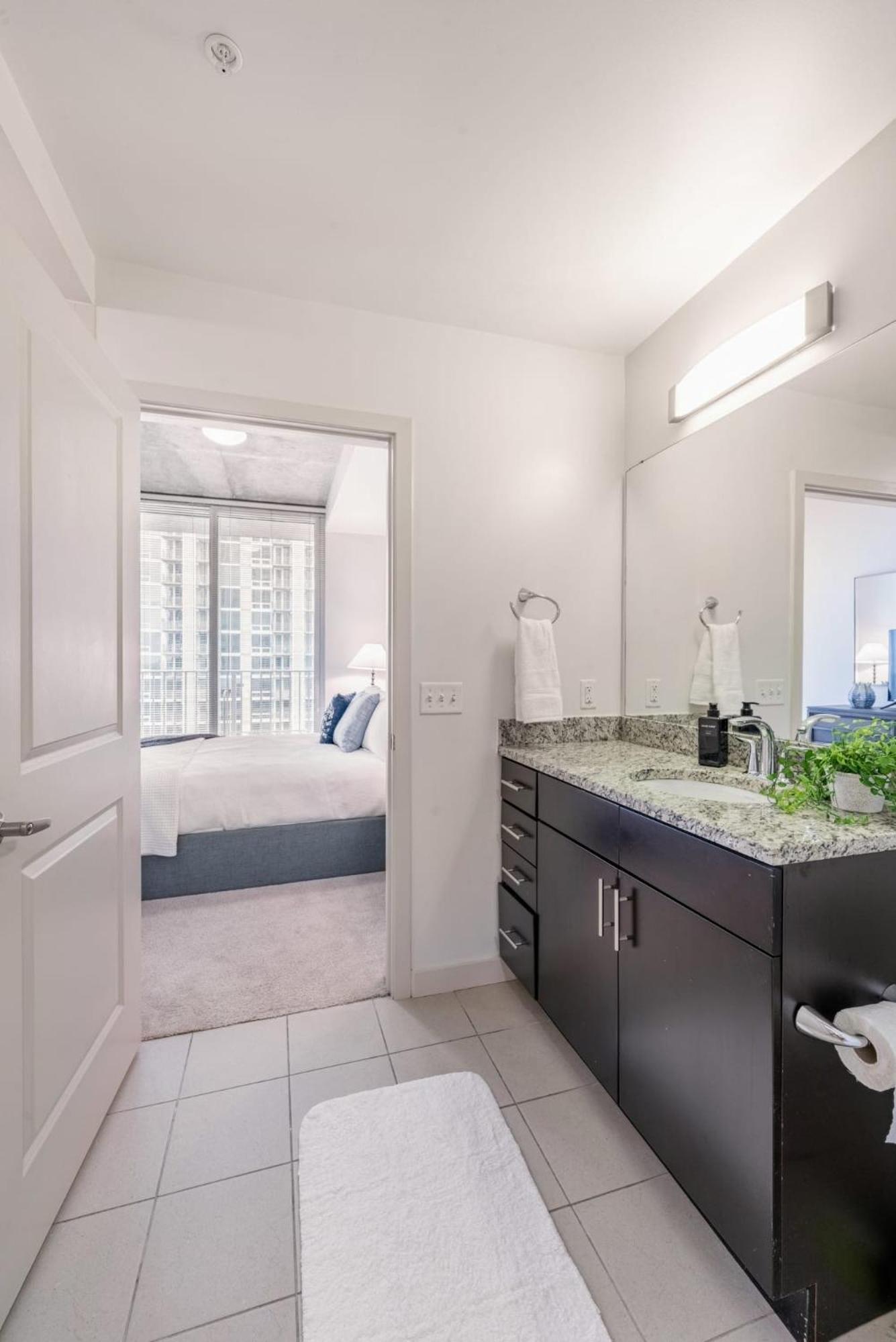 Skyhouse With Views In Uptown Apartamento *