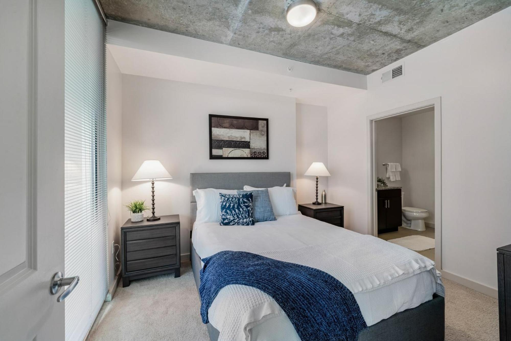 Skyhouse With Views In Uptown Apartamento *
